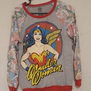 🍭 3 FOR $10 🍭Wonder woman long sleeve shirt